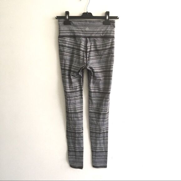 Athleta High Rise Stripe Chatauranga Leggings Tights Pants Black White S - Picture 5 of 6